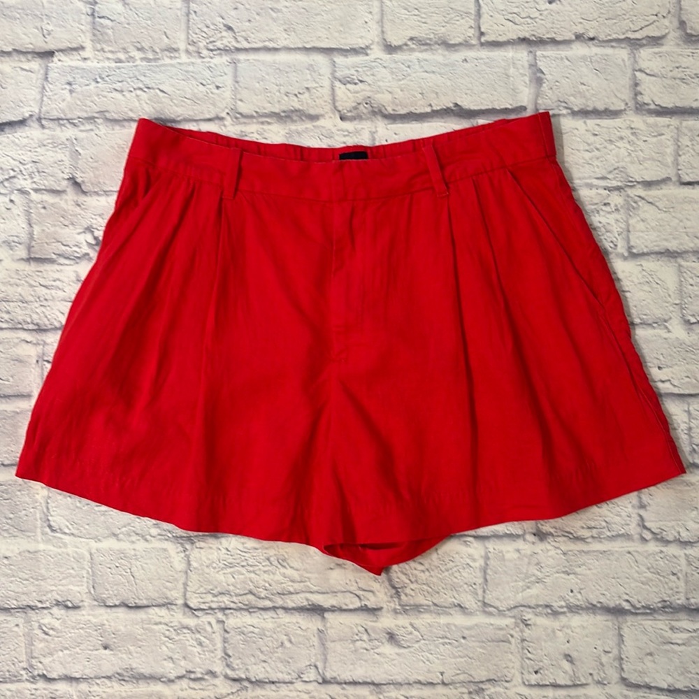 GAP High Rise Linen Blend Red Shorts Pleated Front 3.5 Inch Inseam Size Large